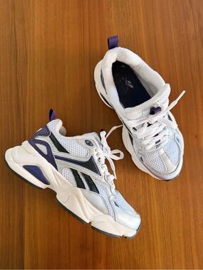 WOMEN'S REEBOK CHARGE SNEAKERS White, Silver and Purple Size 6.5
